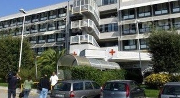 Tangenti sui lavori all'ospedale di Pozzuoli e videopoker: presi parenti del capoclan Longobardi