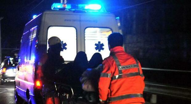 Accoltella il figlio per strada: arrestato 69enne