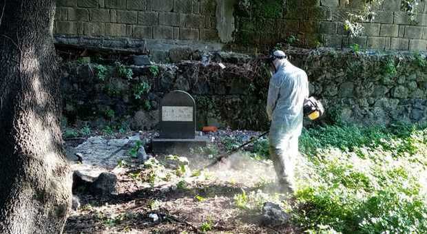 Napoli, il Cimitero dei Colerosi sotto sequestro: tombe illustri profanate da un cantiere abusivo