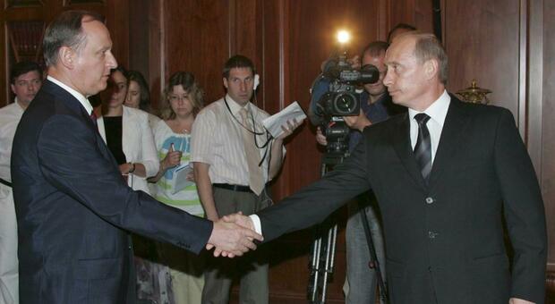 Patrushev, l'alto funzionario a cui Putin darà il potere per potersi operare
