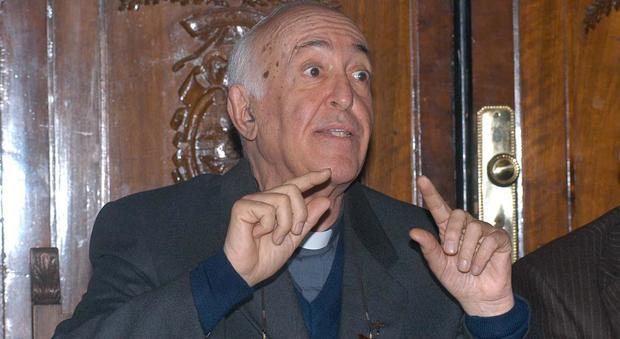 Addio a padre Massimo Rastrelli: fu protagonista della lotta all'usura da Napoli