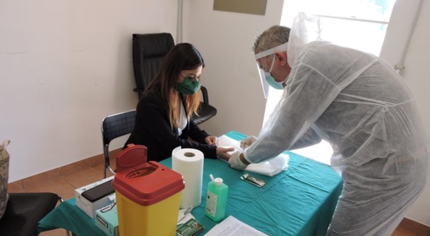 Roma, test sierologici, boom di richieste: uno ogni dieci minuti negli ospedali