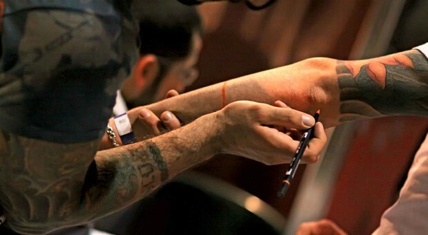 Al via nuove norme su tatuaggi, stop a inchiostri tossici