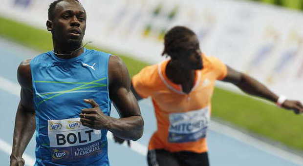 Bolt da record nei 100 metri indoor 9«98 a Varsavia, è il miglior tempo