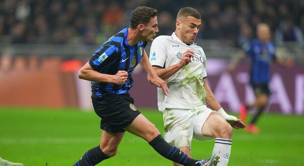 Napoli-Inter, calendario, leader e polemiche: i tre punti della lotta scudetto Napoli-Inter, calendario, leader e polemiche: i tre punti della lotta scudetto