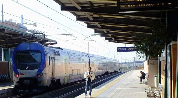 Caos treni, la Regione Lazio: «Penalità per Trenitalia». Soppressi 250 convogli