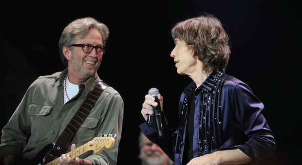 Eric Clapton e Mick Jagger (foto Brian Rasic/Getty Images)