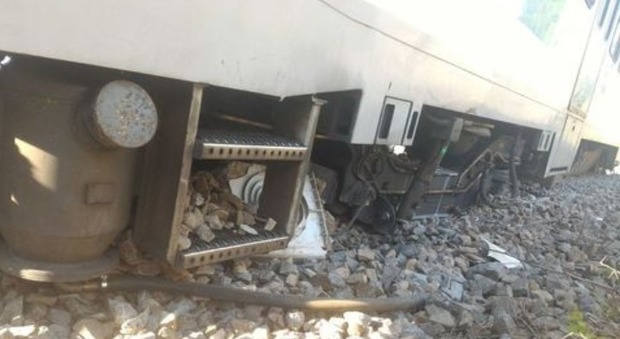 Deraglia treno sulla Roma-Viterbo, stazioni chiuse e disagi: è il secondo incidente in un mese