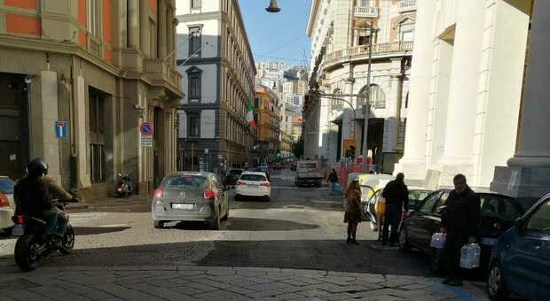 Napoli: lavori stradali, riaperto il tratto via Chiatamone-galleria Vittoria