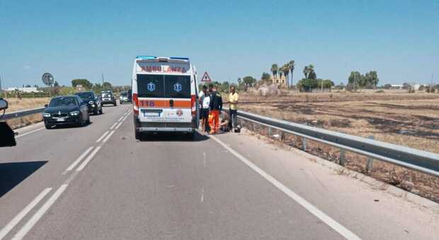 Salento, scontro autocarro moto sulla Lecce-Leverano: conducenti feriti