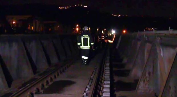 Catanzaro, treno travolge tre persone: un morto e due feriti