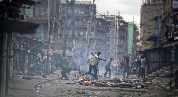 Kenya, scontri violenti dopo le elezioni: almeno 12 morti tra cui una bambina