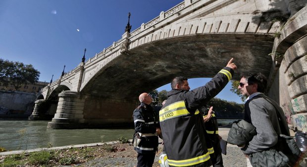 Roma, crepa sul ponte Mazzini: chiuso al traffico e ai pedoni