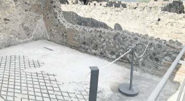 Choc agli Scavi di Pompei, turista ruba pezzi di mosaico