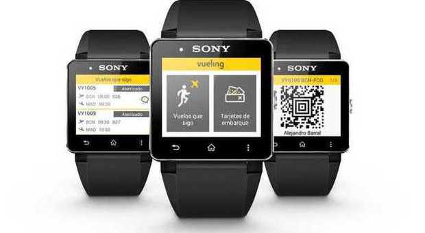 Un'immagine dello Smartwatch 2 di Sony con l'app Vueling per il nuovo check-in
