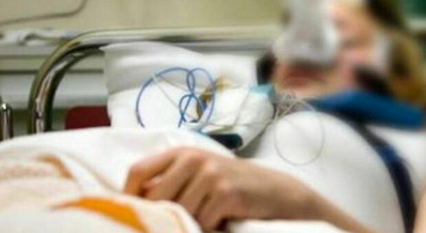 Violentata in ospedale da un infermiere mentre è in stato vegetativo: il parto durante il cambio del pannolone
