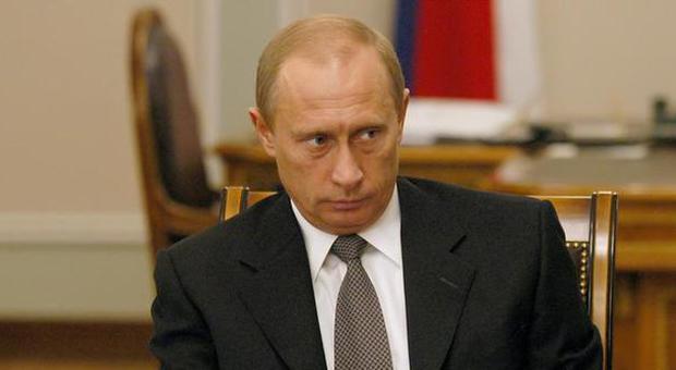 Lotta al terrorismo, Putin: «Azioni intraprese contro Isis sono insufficienti»