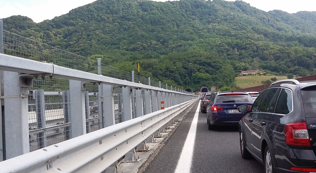 Lunghe code hanno caratterizzato il traffico ieri in provincia di Belluno a causa dei cantieri in autostrada A 27