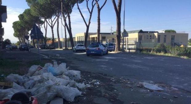 Guidonia, furgone rom spericolato semina il panico in strada: esplode la guerriglia tra nomadi e residenti