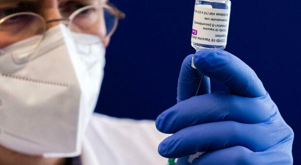 AstraZeneca ritira i vaccini anti-Covid: «Motivi commerciali»