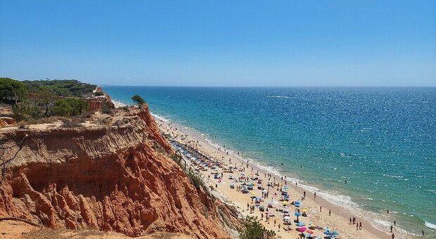 Le 10 spiagge più belle d'Europa (secondo TripAdvisor): non c'è la Puglia. Un'italiana al secondo posto