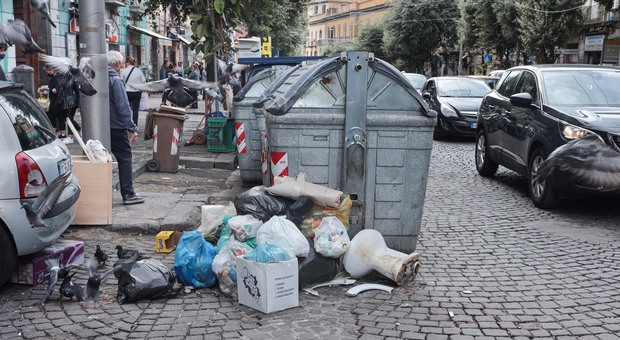 Napoli, prima grana per il sindaco Manfredi: sciopero Asia e caos raccolta rifiuti