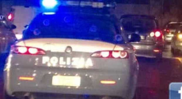 Cassino, due molotov contro un caseggiato: indaga la polizia