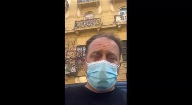 Coronavirus a Napoli, il Tar riabilita l'imprenditore multato perché in strada a versare assegni