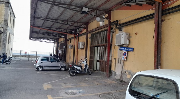 Covid: dipendenti in isolamento, stop al rilascio delle carte di identità a Torre del Greco