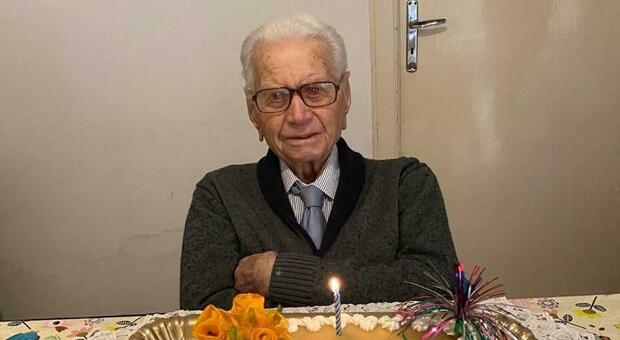 Compleanno solitario per Cesarino, nonno di Nardò: compie oggi 105 anni