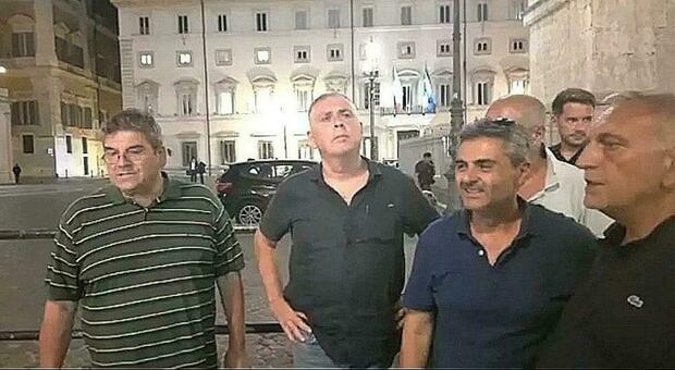 La protesta dei tassisti. Nella foto: Ciro Langella, Carlo Di Alessandro, Riccardo Cacchione e Alessandro Genovese
