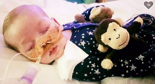 Il bimbo di 9 mesi è malato e i medici vogliono staccare la spina: il giudice tra 8 giorni decide della vita del piccolo