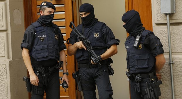 Strage di Barcellona, l'imam di Ripoll a capo della cellula jihadista: potrebbe essere morto nell'esplosione della villetta