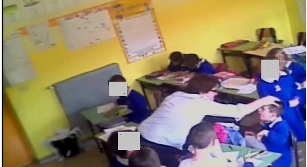Rieti, maltrattamenti sui bambini della prima elementare: sospese due maestre