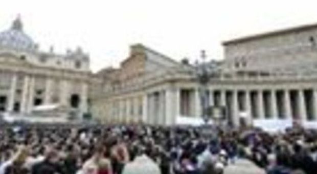 Prometteva per soldi lavoro in Vaticano, arrestato truffatore col vizio del gioco
