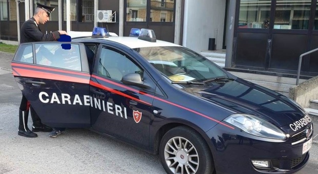 Vuole farla finita per problemi economici: 51enne salvato dai carabinieri