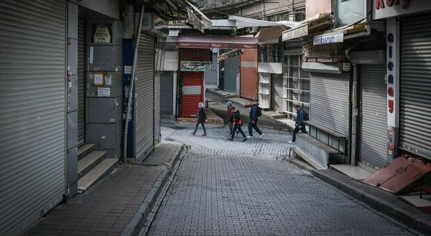 Turchia, stop al lockdown dopo il Ramadan: l'annuncio di Erdogan