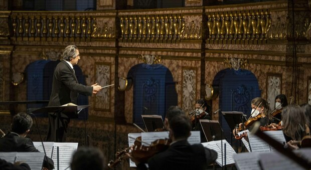 Riccardo Muti alla Reggia di Caserta: «Musica, natura, arte e bellezza»