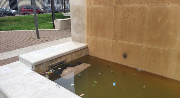 Bari, dal Murat al quartiere San Paolo: le fontane nel degrado
