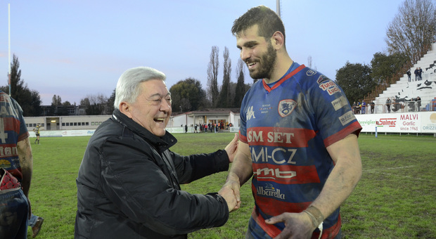 Il capitano della FemiCz Rugby Rovigo Matteo Ferro e il presidente Francesco Zambelli