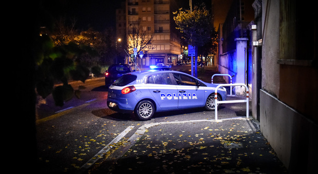 Algerino inseguito e picchiato in centro a Latina, indaga la Polizia