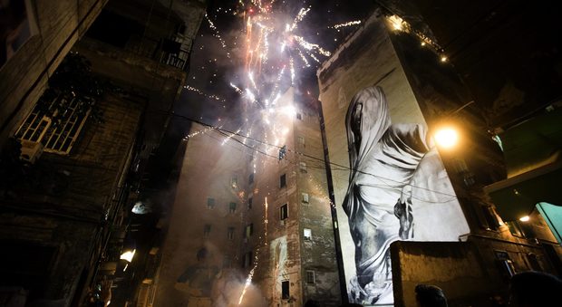 Proiezioni, dj set e fuochi: festa ai Quartieri per svelare il murales «Iside» di Bosoletti