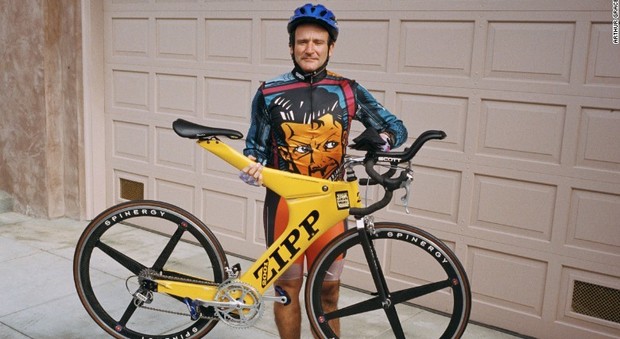 Robin Williams con una delle sue bici (money.cnn.com)
