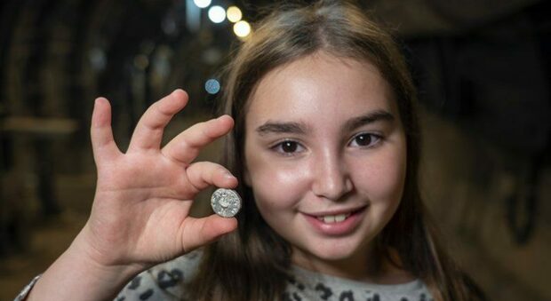 Gerusalemme: una bambina di 11 anni trova una moneta di 2.000 anni