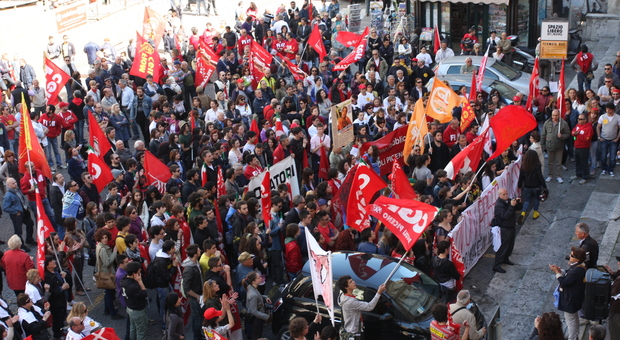 Inflazione, caro-bollette e Finanziaria: giovedì 15 dicembre sciopero generale di 4 ore nelle Marche