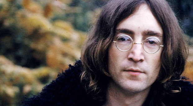 John Lennon, padre violento, drogato e infedele: Le dichiarazioni choc sulla vita del cantante