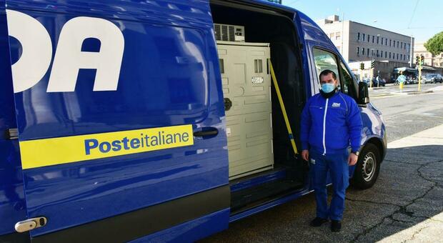 Covid, domani i mezzi di Sda di Poste Italiane consegnano in tre ospedali di Roma 16mila dosi di Moderna