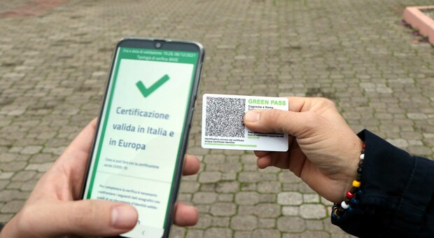Green pass falsi venduti su Telegram, acquisti anche a Bari: 25 indagati in tutta Italia