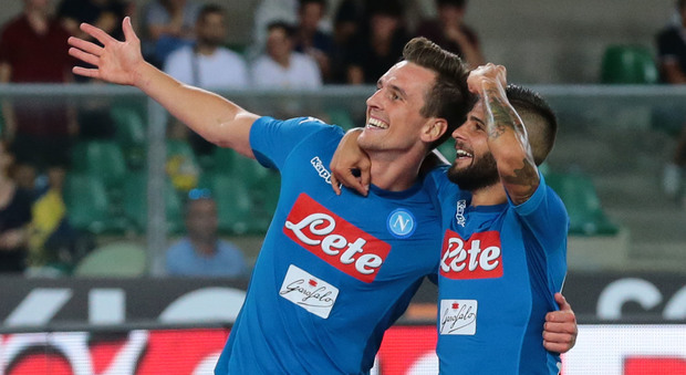Napoli, buona la prima a Verona: 3-1 Il duello con la Juventus è già partito
