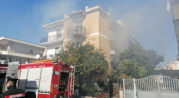 Incendio ad Aprilia, a fuoco un appartamento in pieno centro
